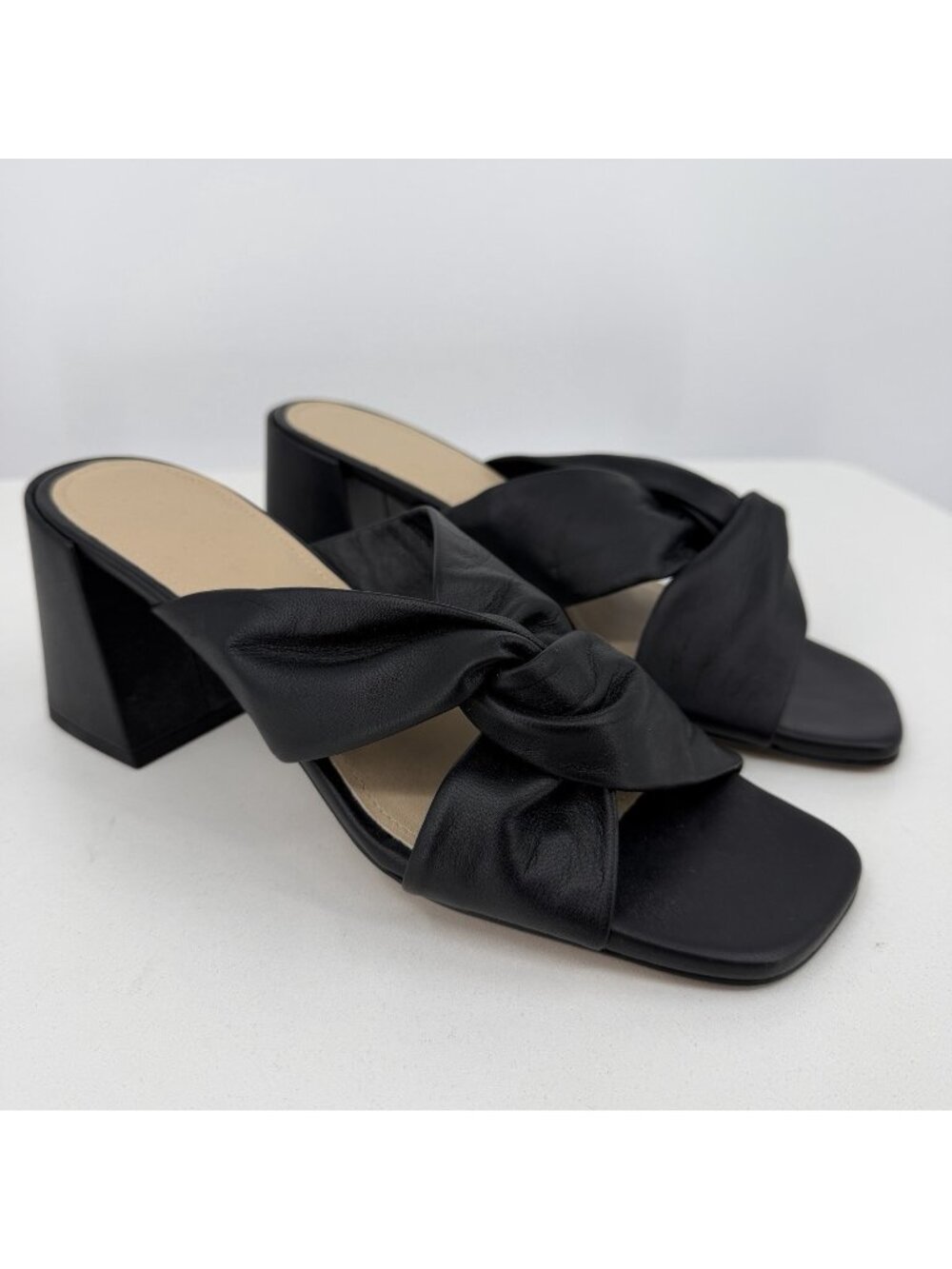 Everlane The Day Twist Heel Sandals size 5 Black Slip-on Leather Block Heel